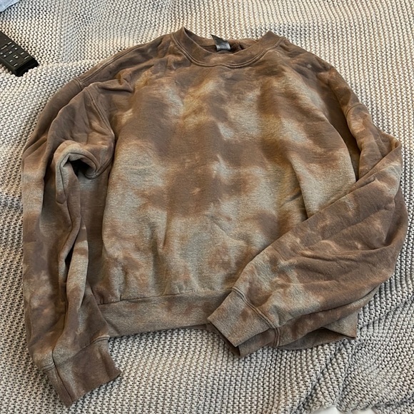 Gildan Tops - Gildan tie dye crew neck